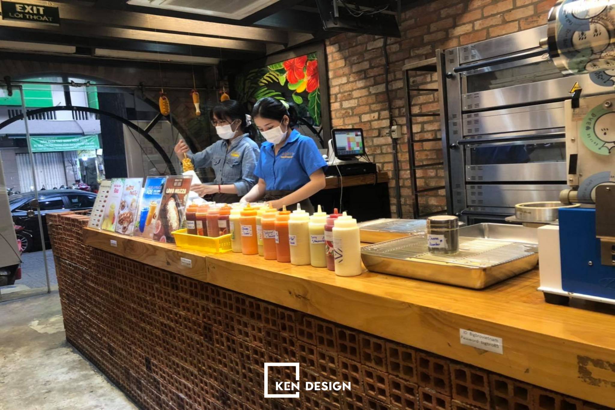 không gian bếp của nhà hàng bigbro korean hotdog