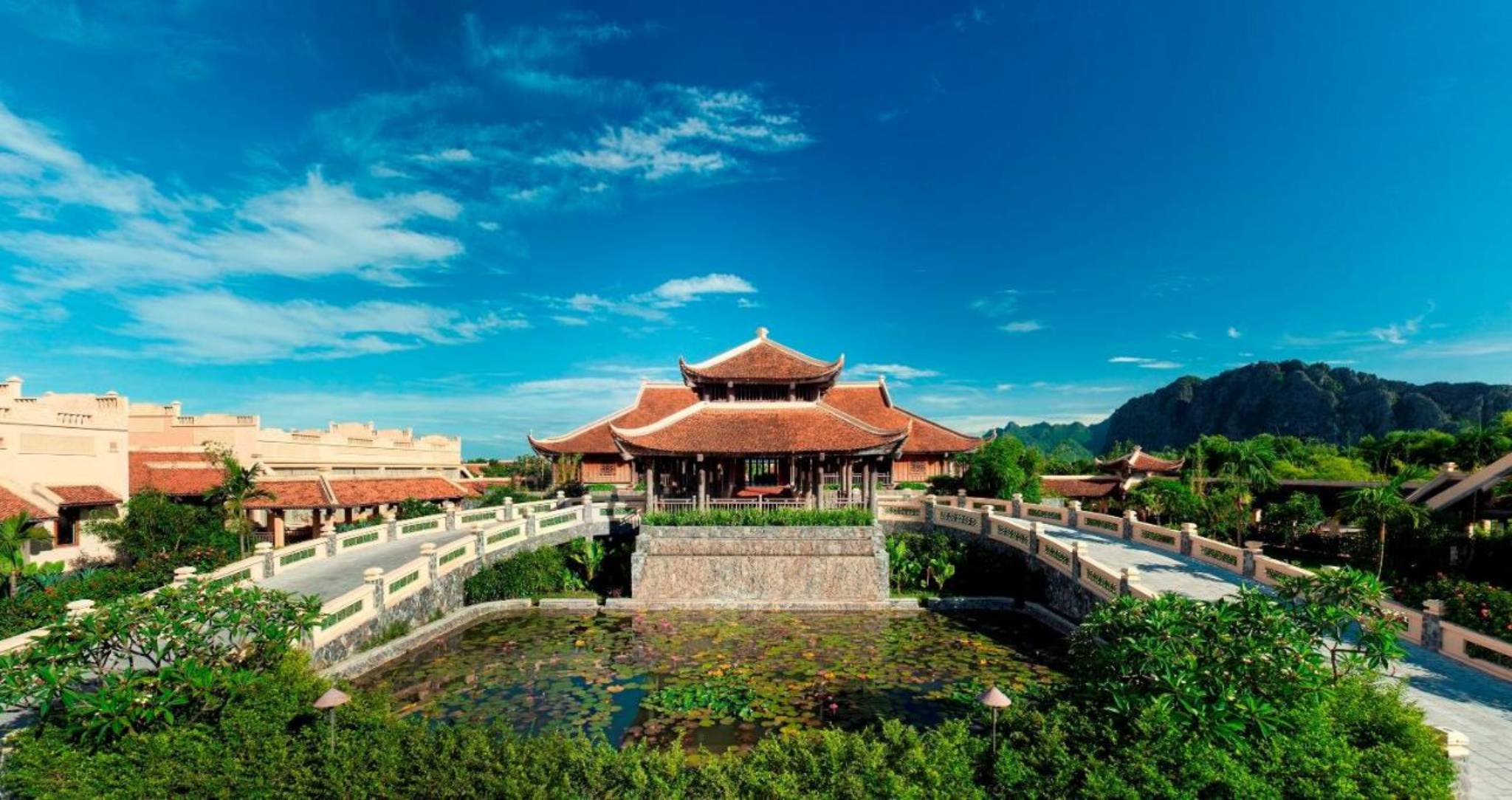 Review Emeralda Resort Ninh Binh: Thiết kế độc lạ lấy cảm hứng từ cung đình xưa