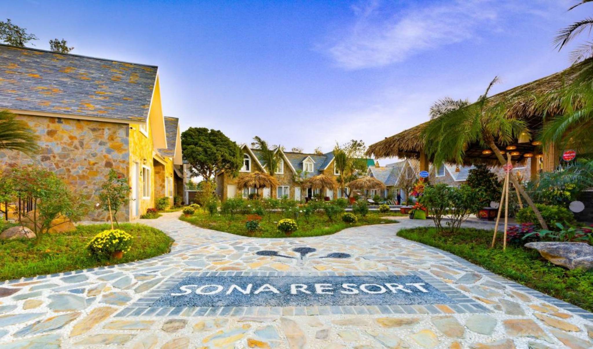 Review SoNa Resort Ninh Binh: Cảm hứng thiết kế mới lạ từ ngôi làng Châu Âu