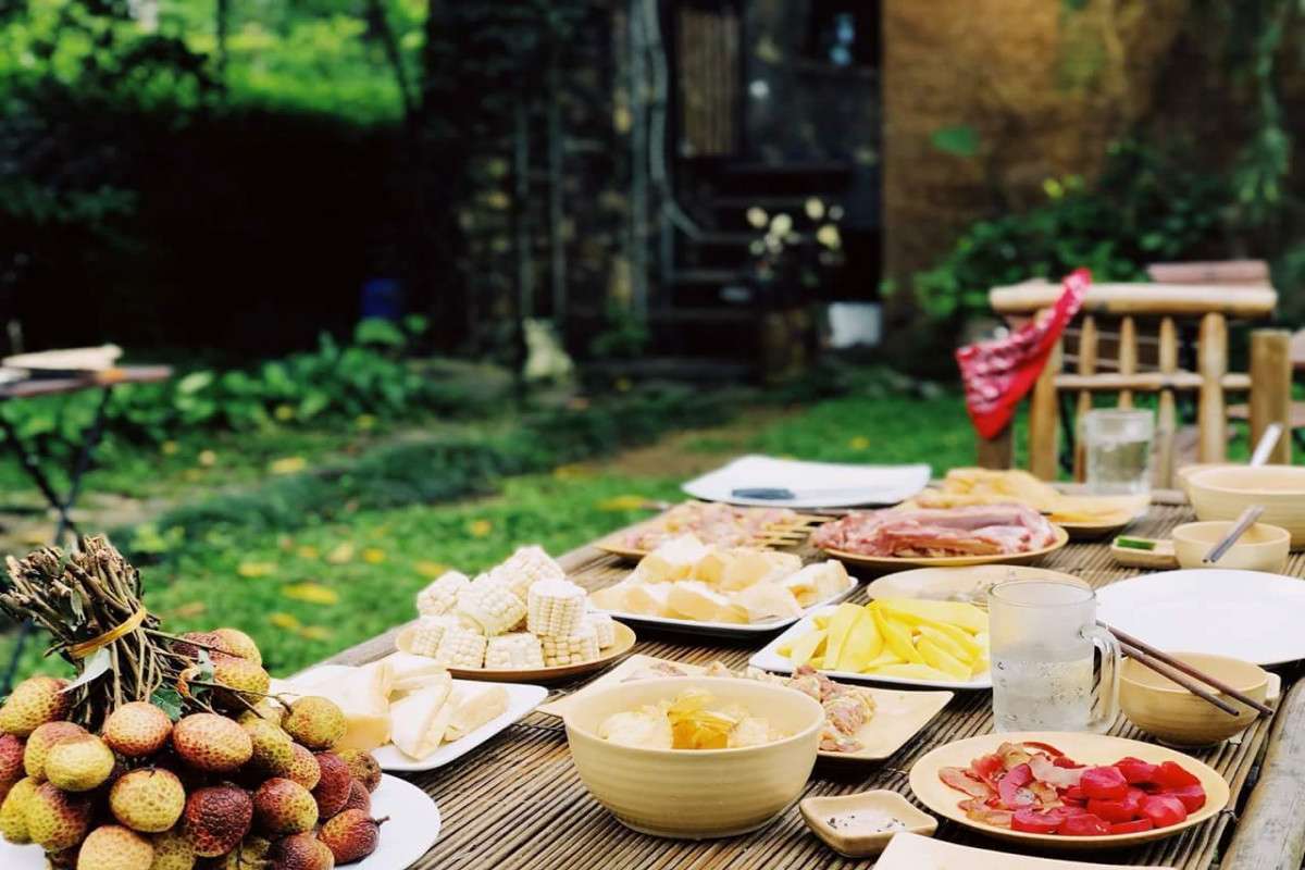 Tiệc ngoài trời tại Nhà Suối Hòa Bình