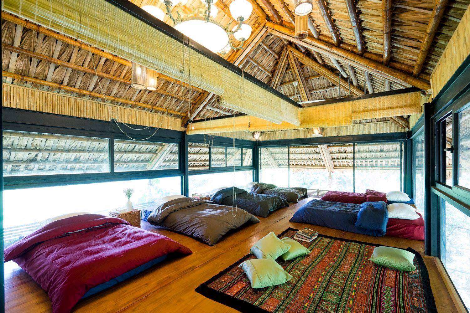 không gian phòng ngủ tại Nhà Suối Hòa Bình