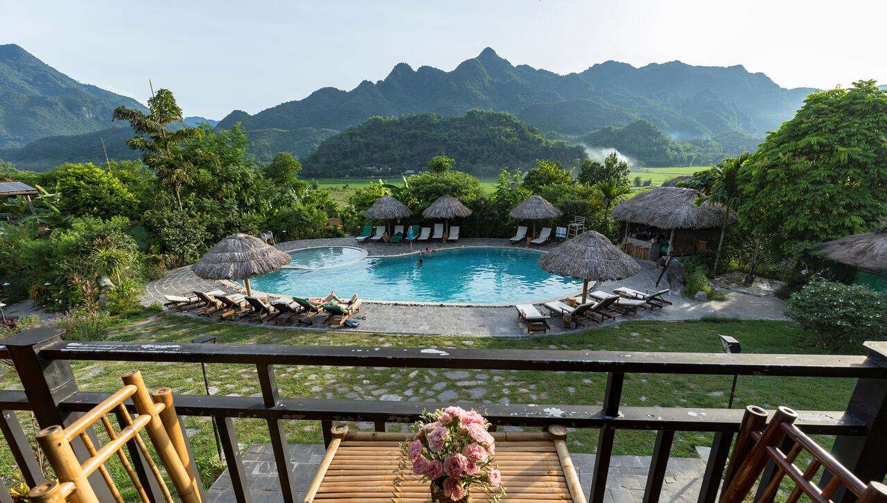 Review Mai Châu Lodge - bể bơi ngoài trời