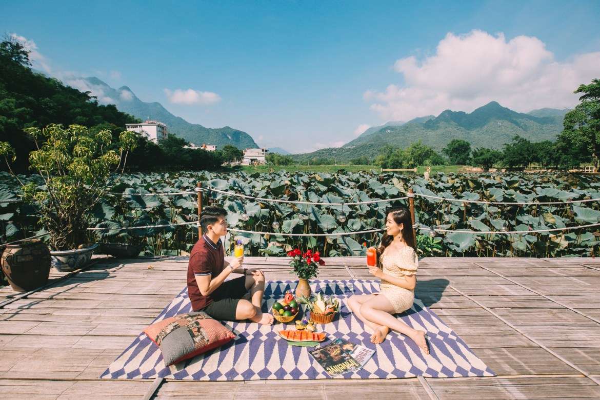 Review Mai Châu Lodge - du khách tại Homestay