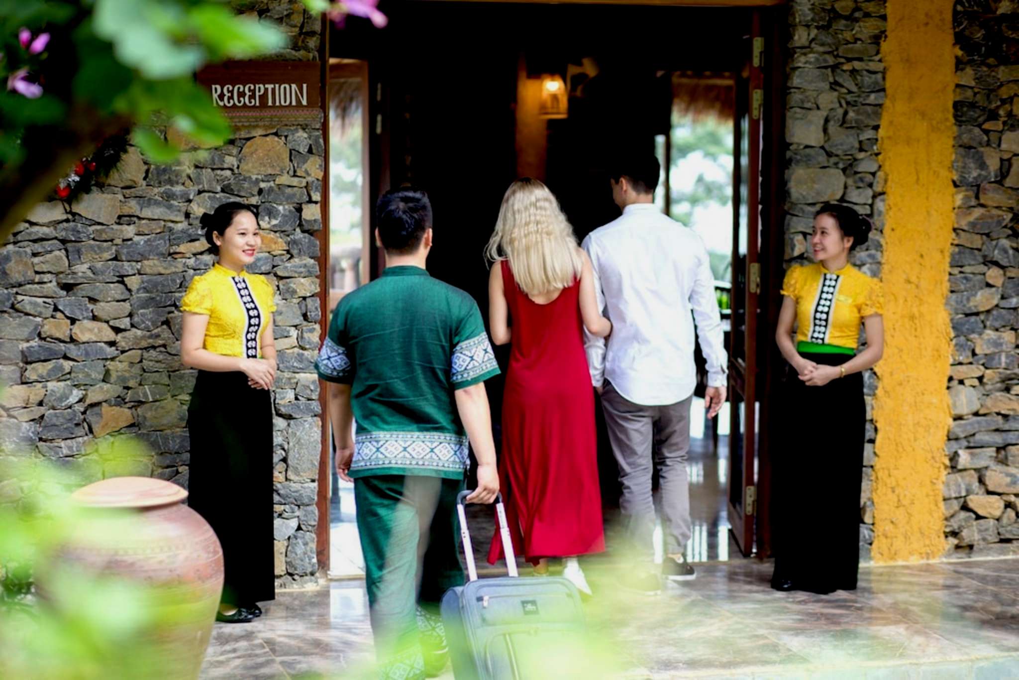 Du khách tại Mai Châu Hideaway
