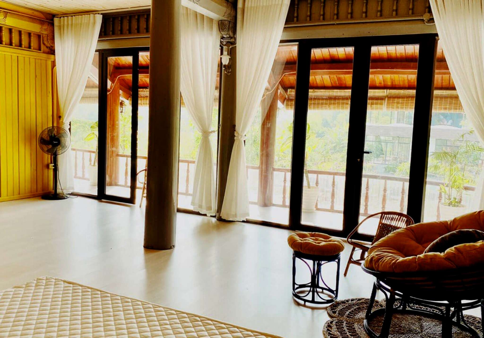 Thiết kế phòng villa mùa thu tại Tula Hardin Homestay Hòa Bình