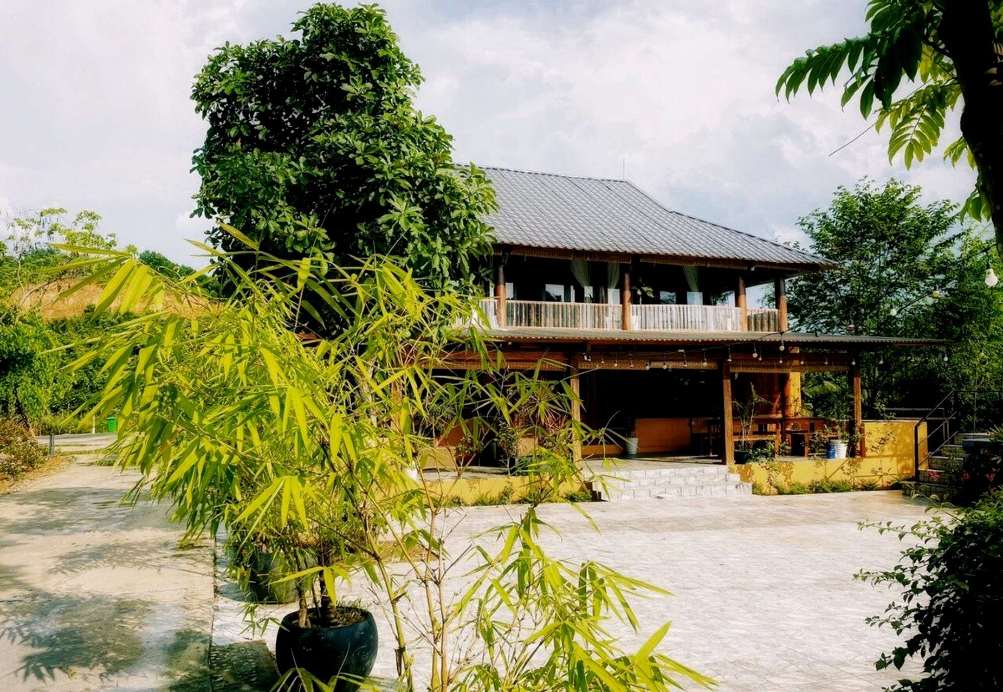 Không gian villa mùa thu tại Tula Hardin Homestay Hòa Bình