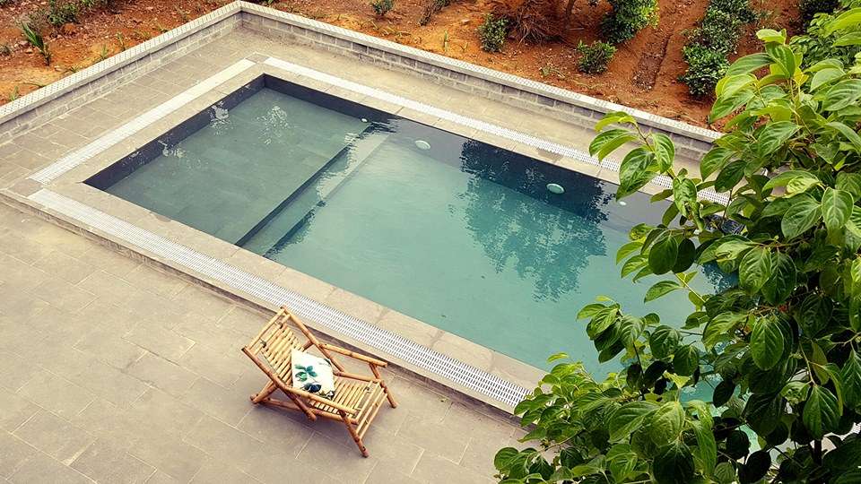 Bể bơi tại Giang House Homestay Hòa Bình