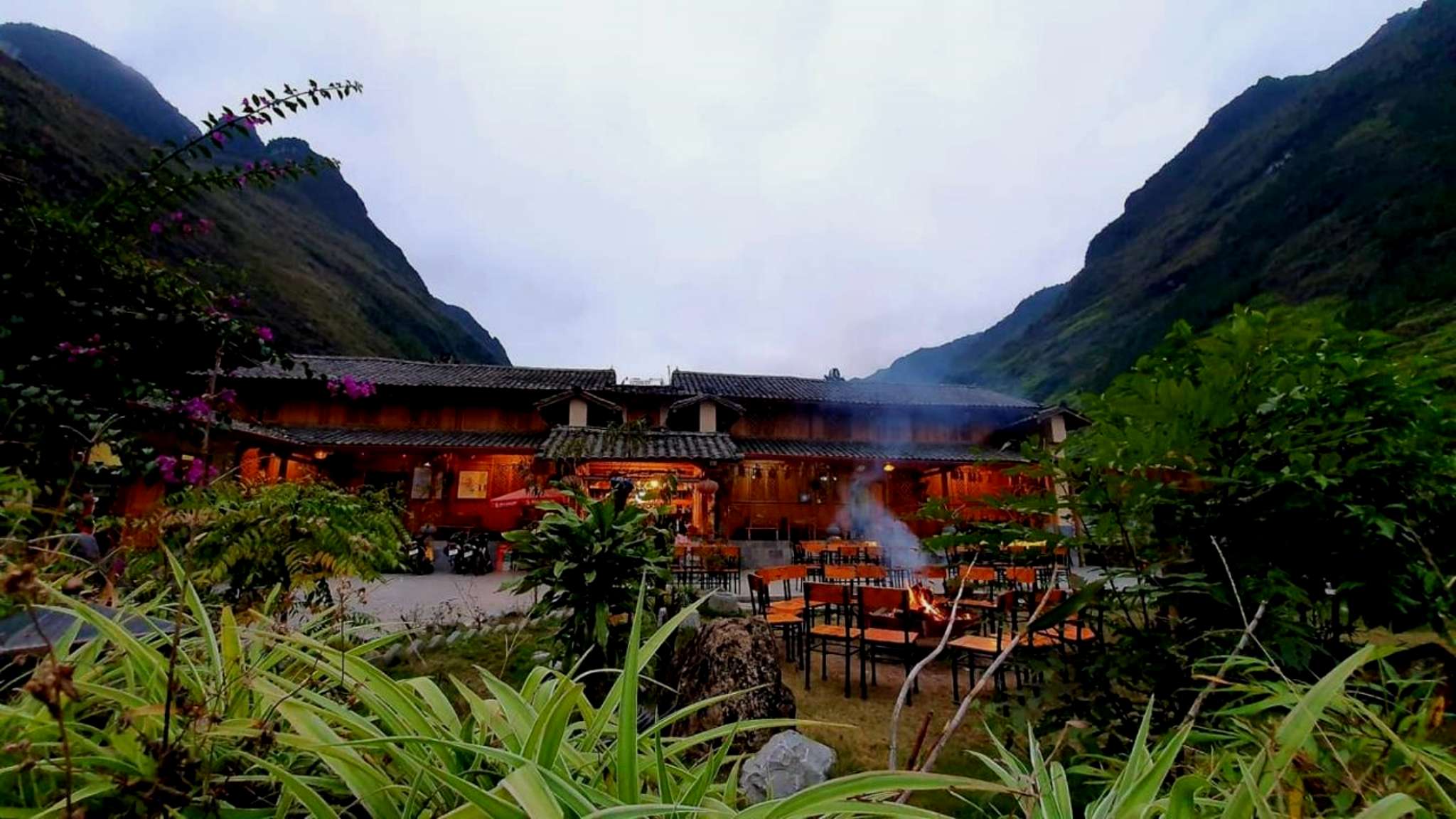 Toàn cảnh Mèo Vạc Clay House