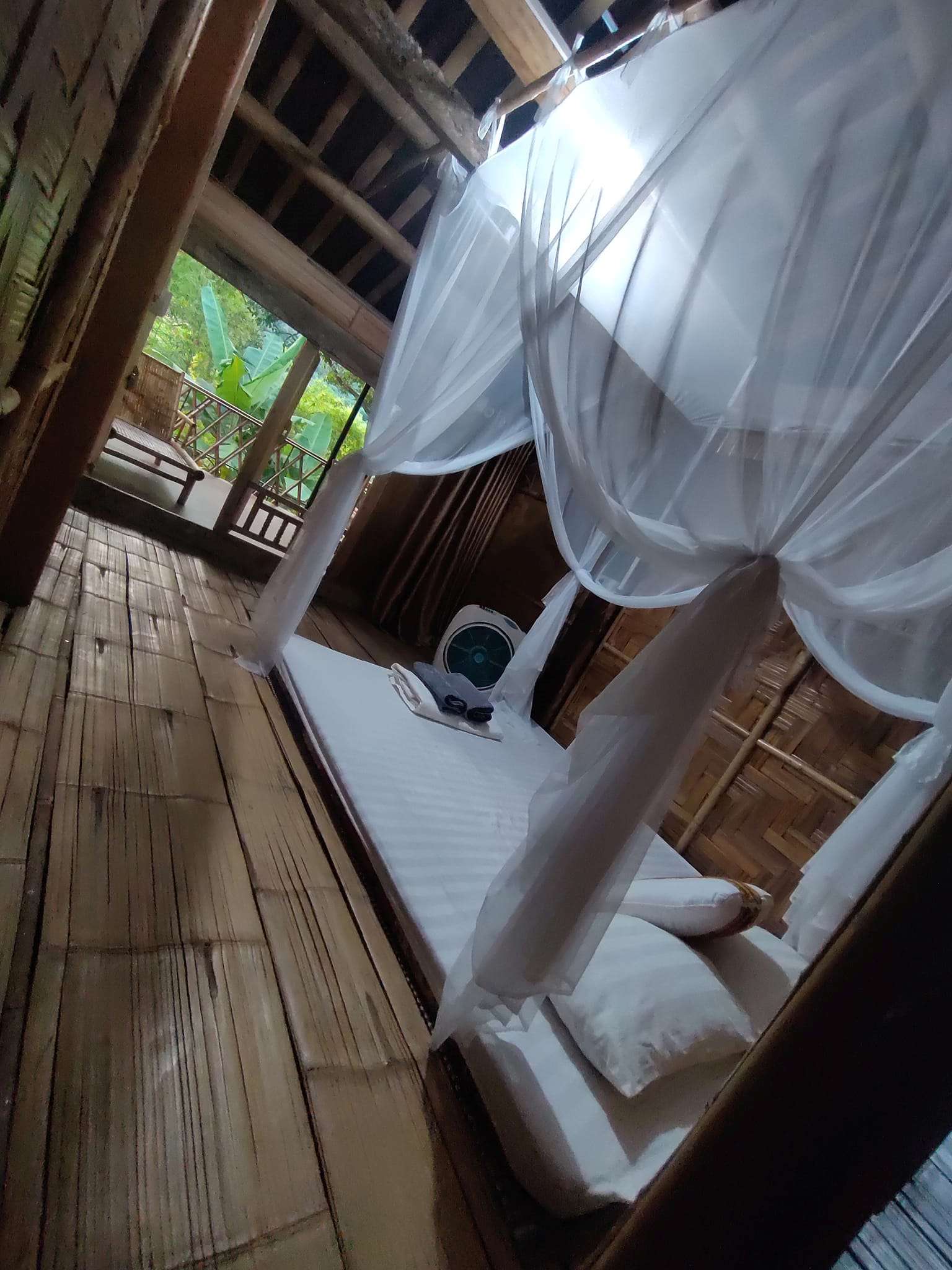 Review Mường Bi Homestay Hòa Bình - Phòng Giường Đôi/2 Giường Đơn Nhìn Ra Vườn