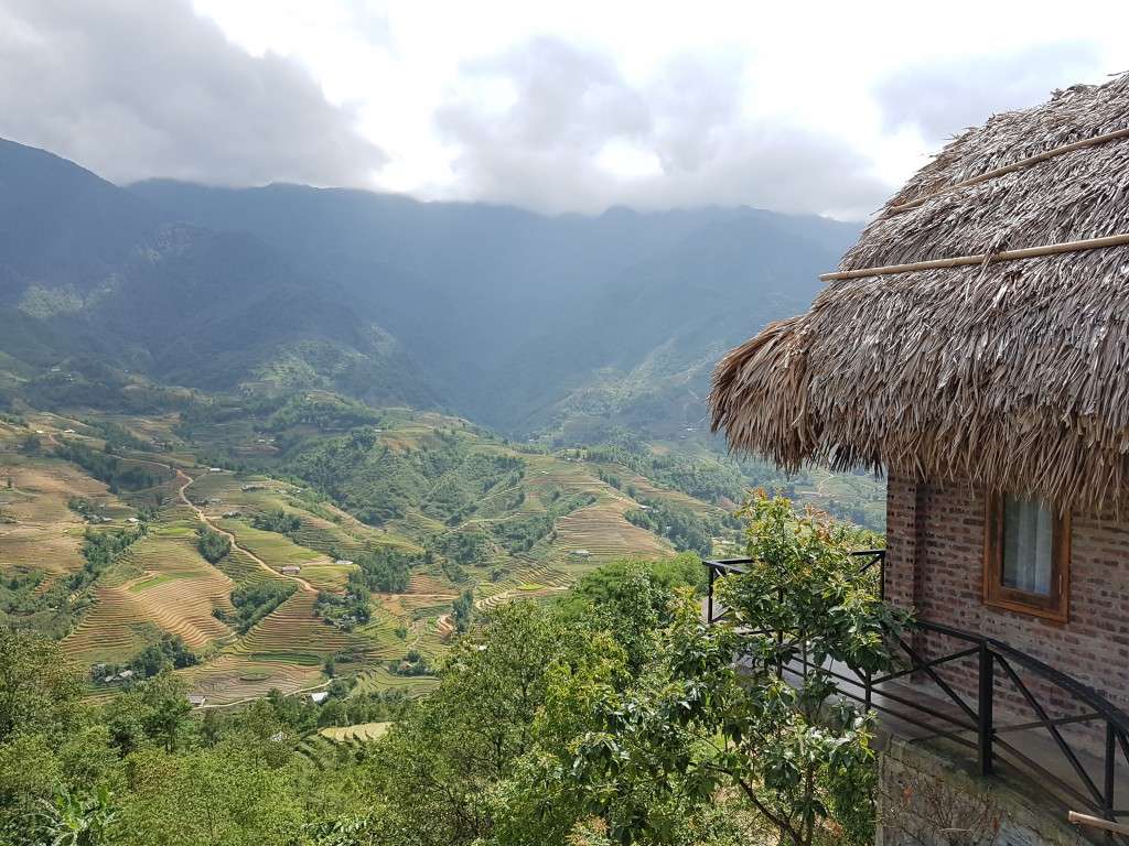 Mái nhà lợp cọ tại Chapa Ecolodge