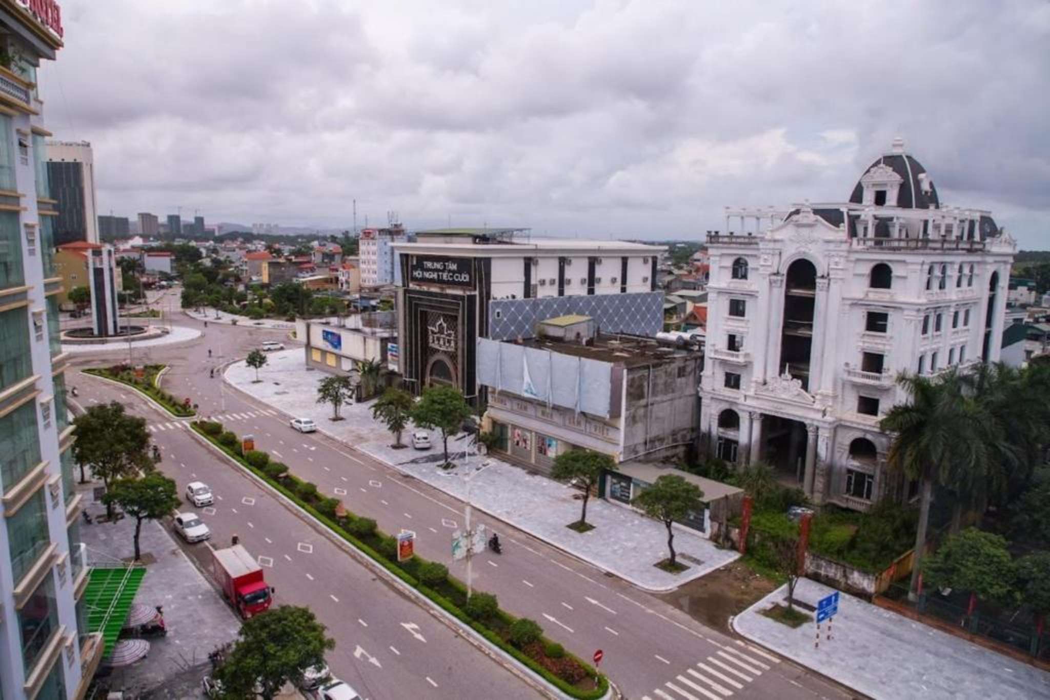 View nhìn ra bên ngoài của Sala Hotel Móng Cái