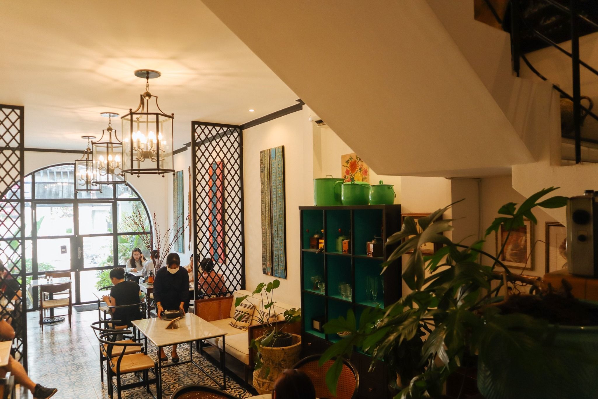 Không gian Vintage Emporium nhà hàng mang đậm phong cách châu Âu cổ