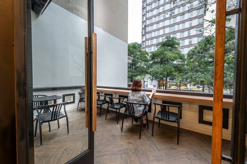 Sân thượng Quán cafe Phúc Long Xuân Thủy,
