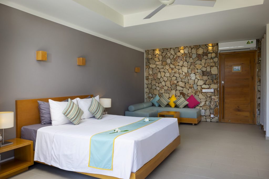 Beachfront Condo