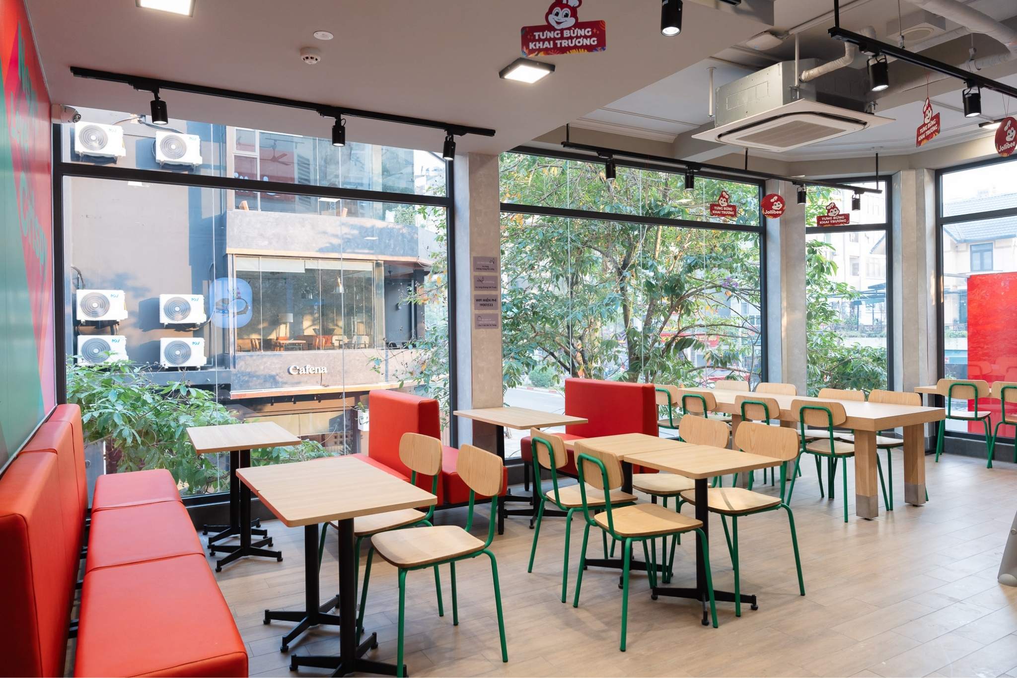Jollibee – Thương hiệu chuỗi Fast Food 200 cơ sở tại Việt Nam