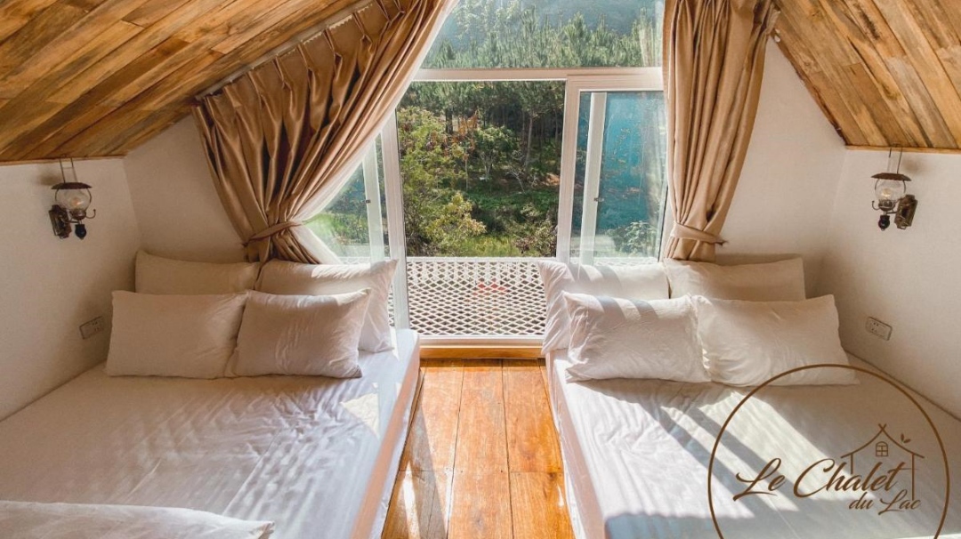 Phòng Deluxe with balcony - homestay Le Chalet du Lac Mộc Châu