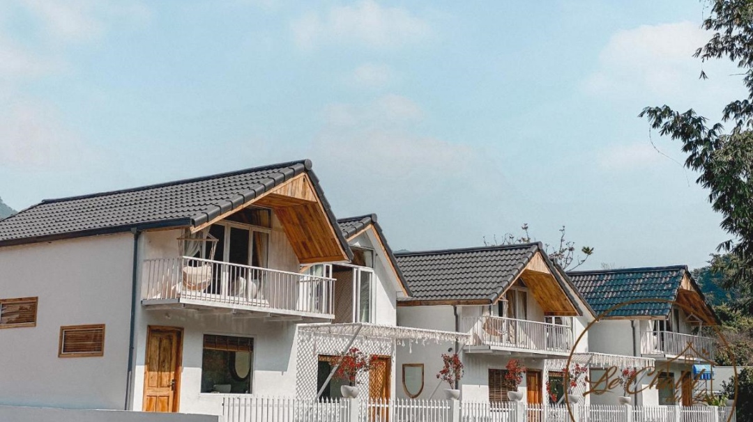 Phòng Deluxe with balcony - homestay Le Chalet du Lac Mộc Châu