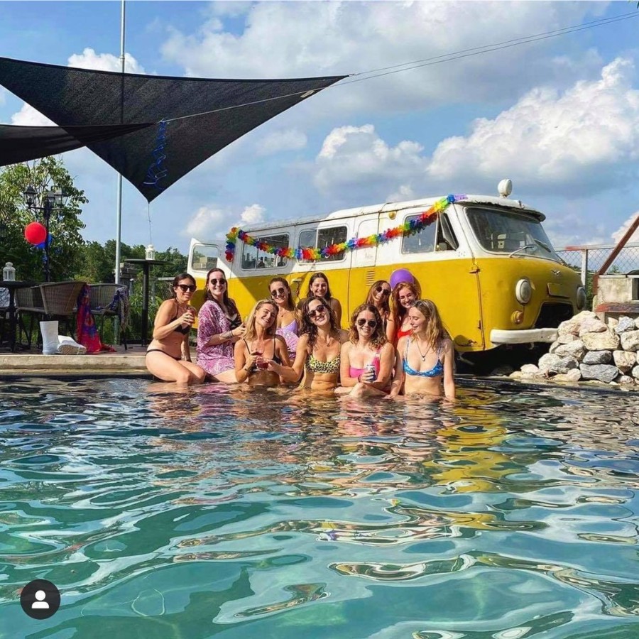 review Colorful House xưởng containers