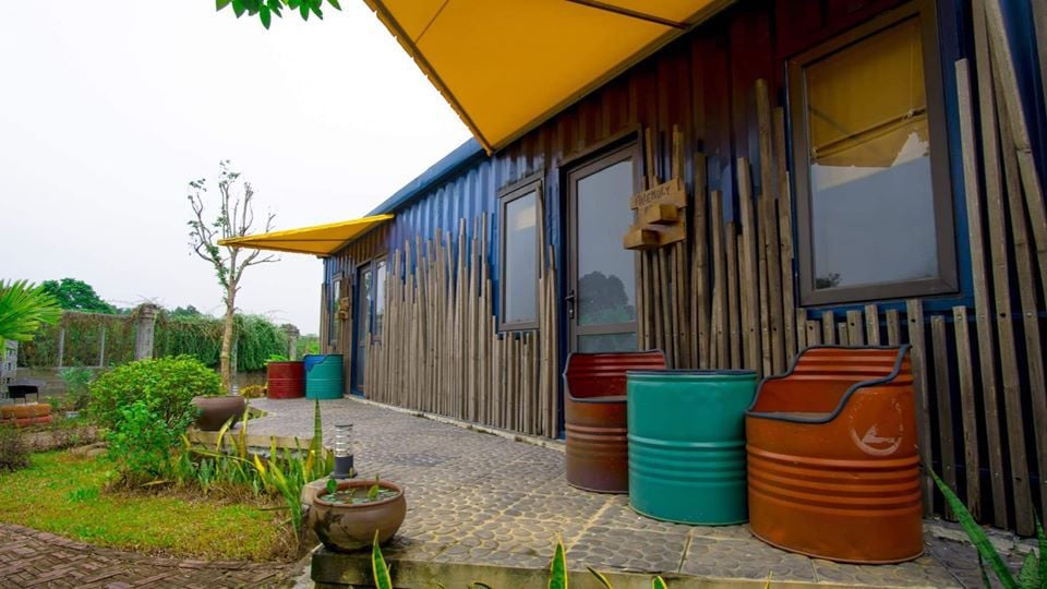 review Colorful House xưởng containers