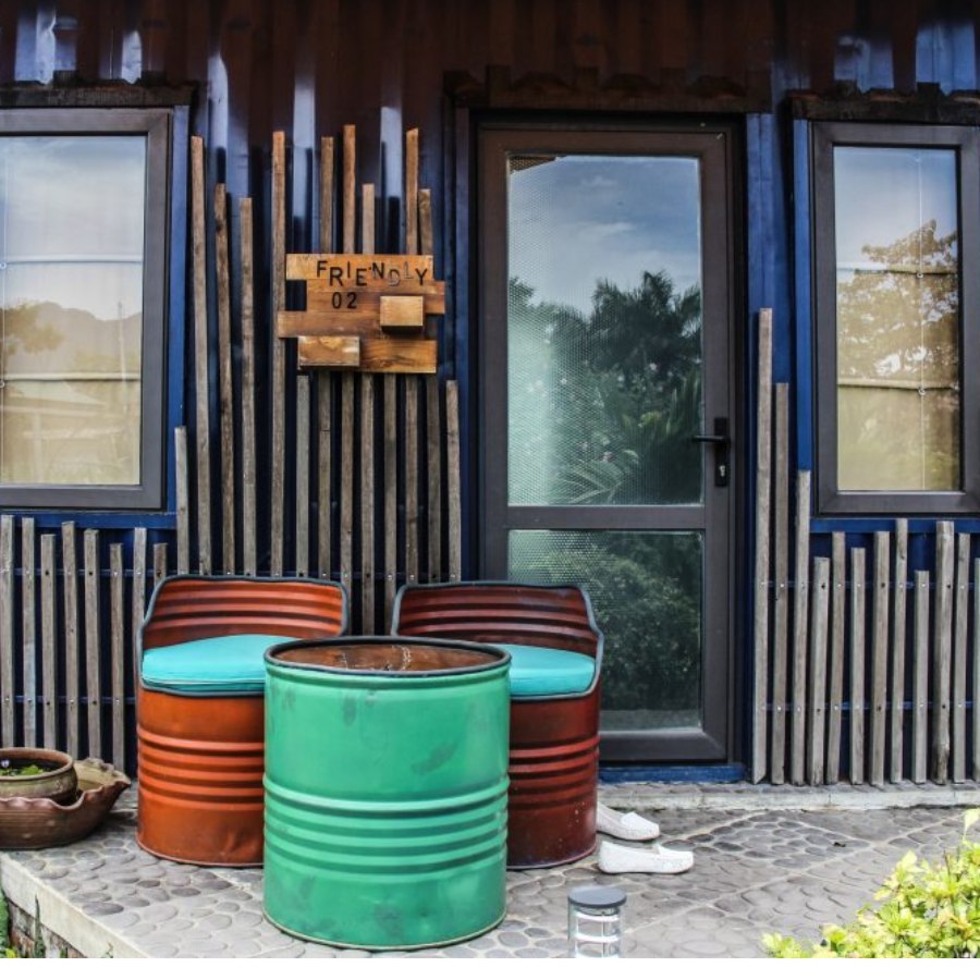 review Colorful House xưởng containers