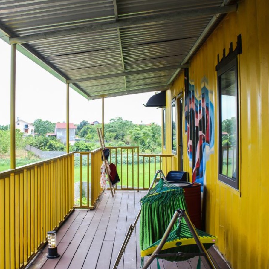 review Colorful House xưởng containers