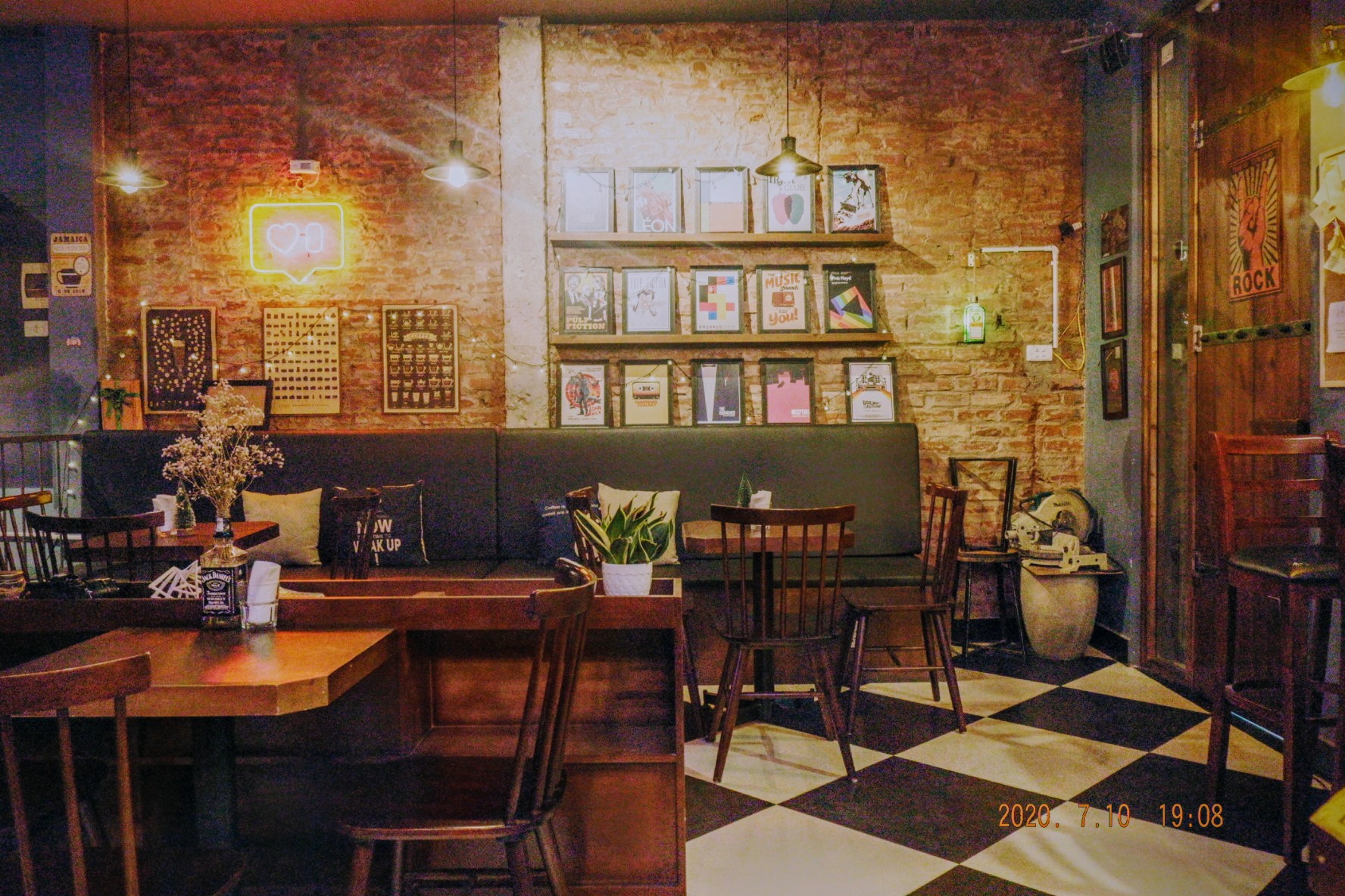 Astray Coffee - Quán Pub yên tĩnh tại Hà Nội
