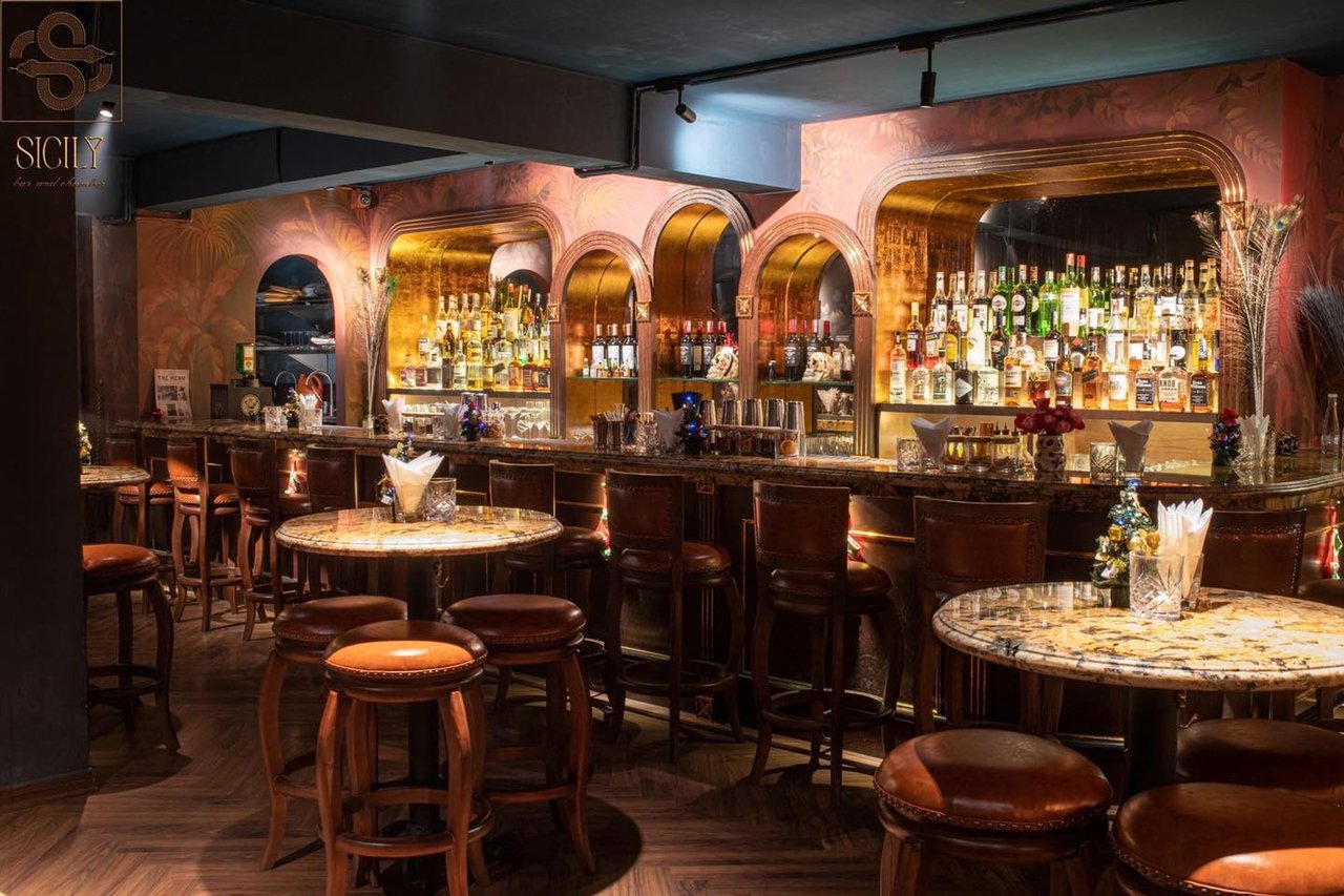 Sicily Chamber Bar - Quán bar “chất lừ” tại Hà Nội