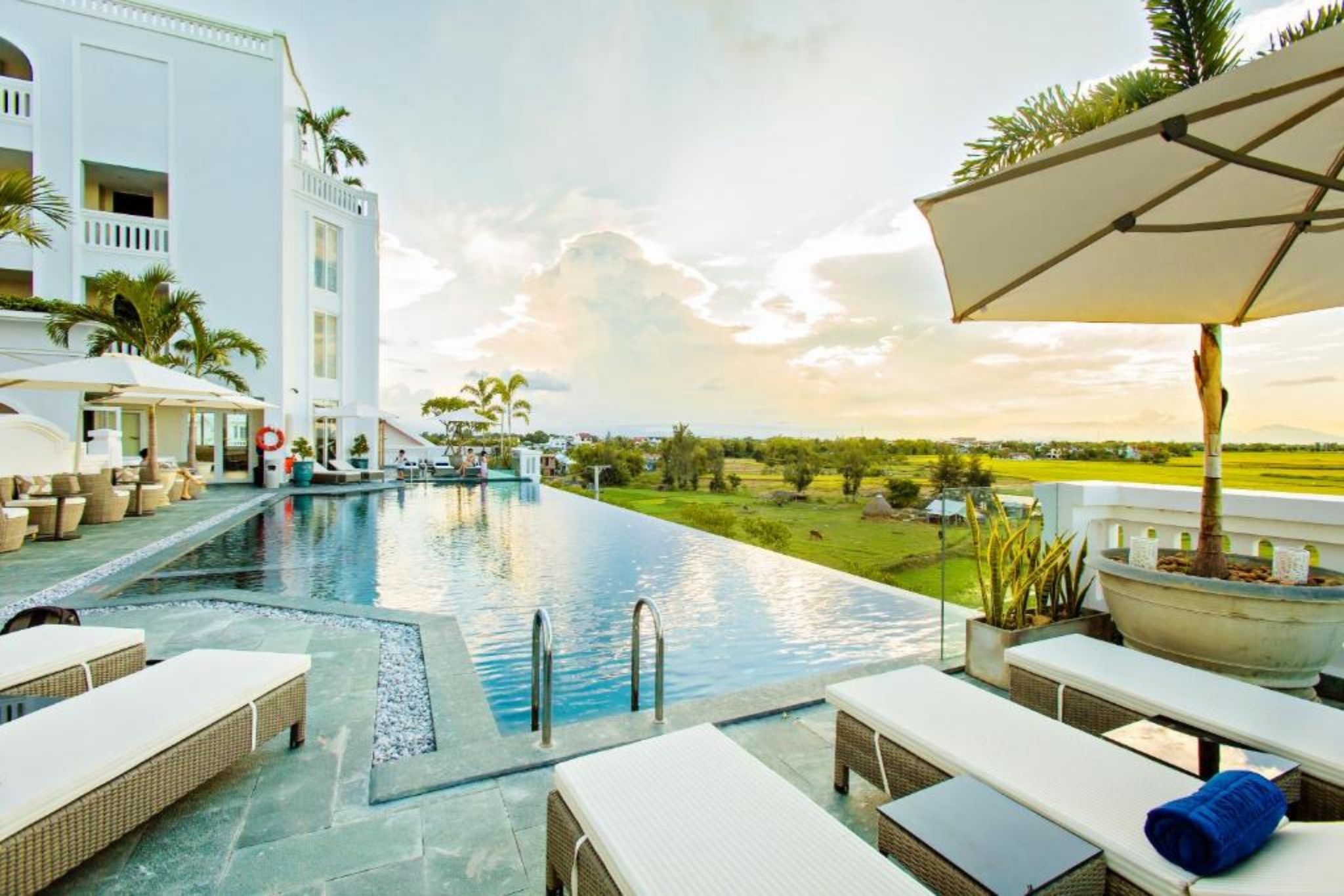 bể bơi của Lasenta Boutique Hotel Hoi An