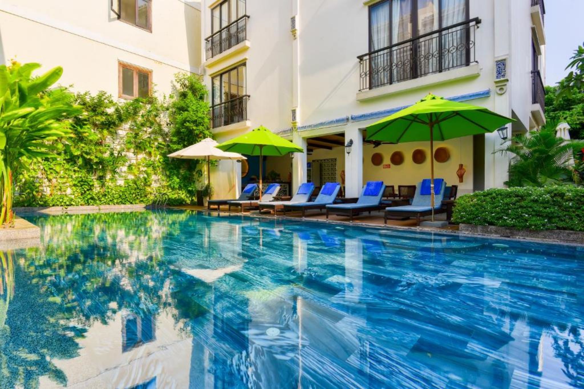 bể bơi của Laluna Hoi An Riverside Hotel & Spa