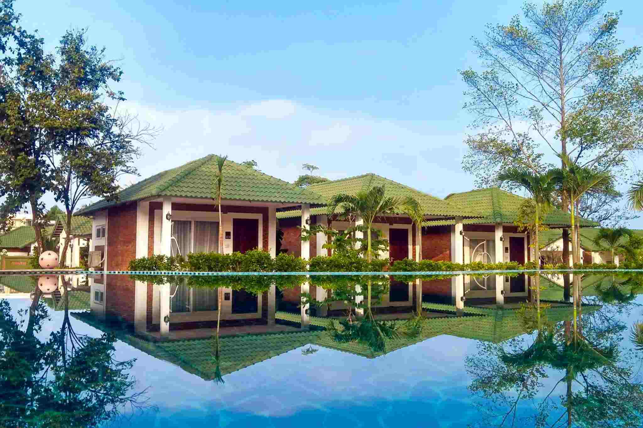 Bungalow hướng hồ bơi  