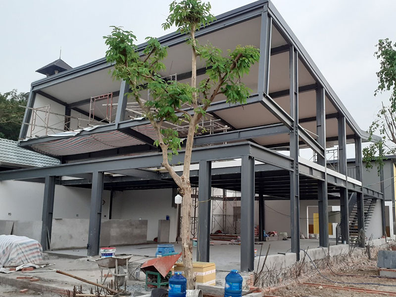 Cải tạo quán cafe bằng khung sắt và tấm bê tông nhẹ