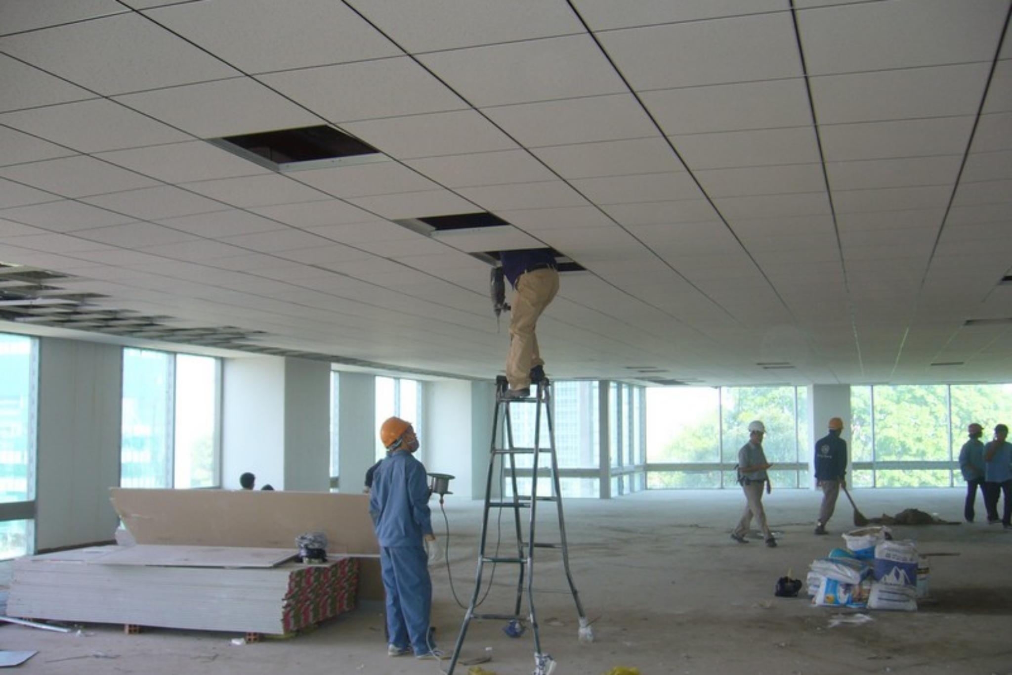 chi phí thi công nội thất khách sạn trần thạch cao