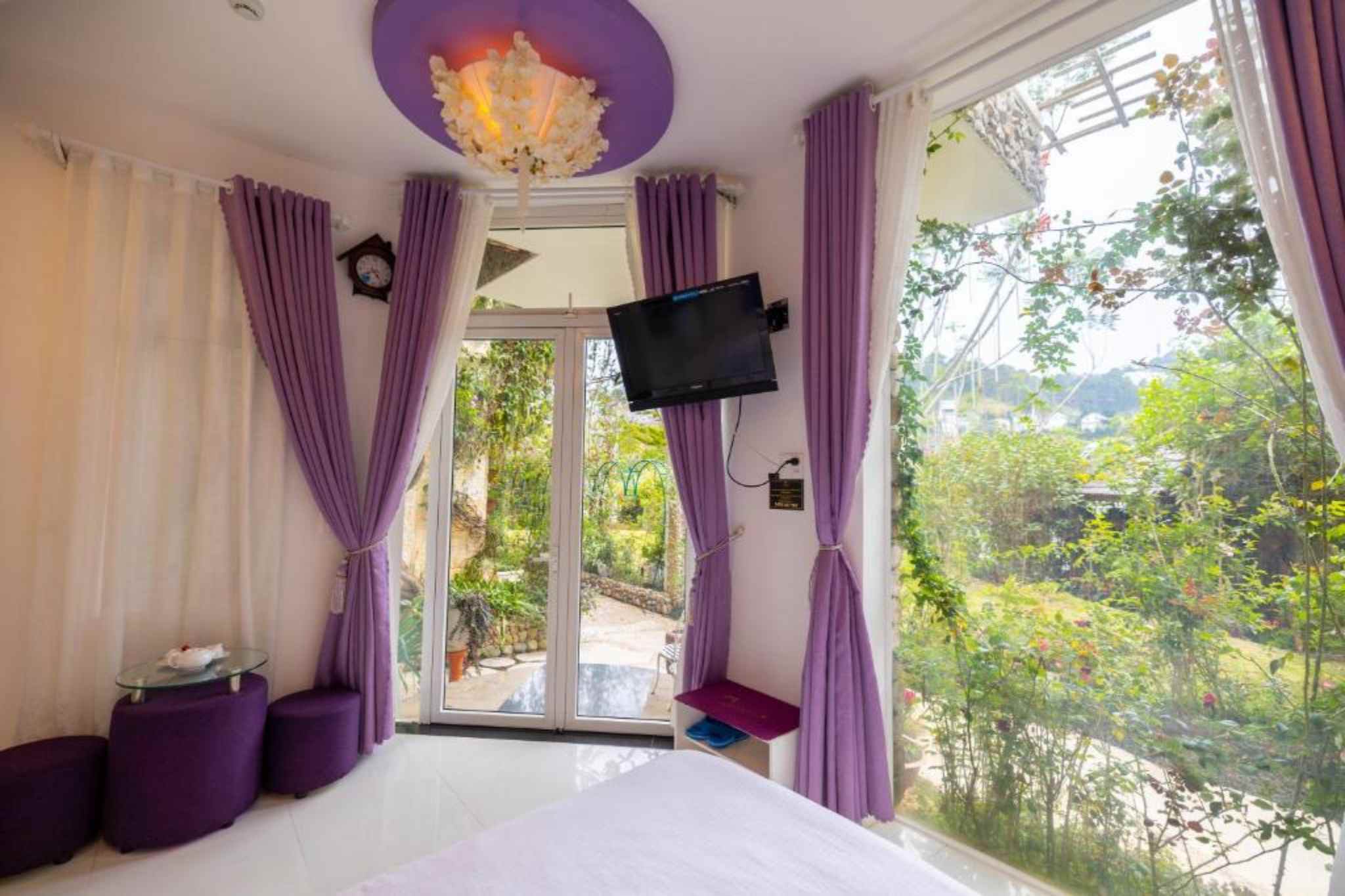 Double room view vườn của La Fleur 2 Luxury Garden Hotel 