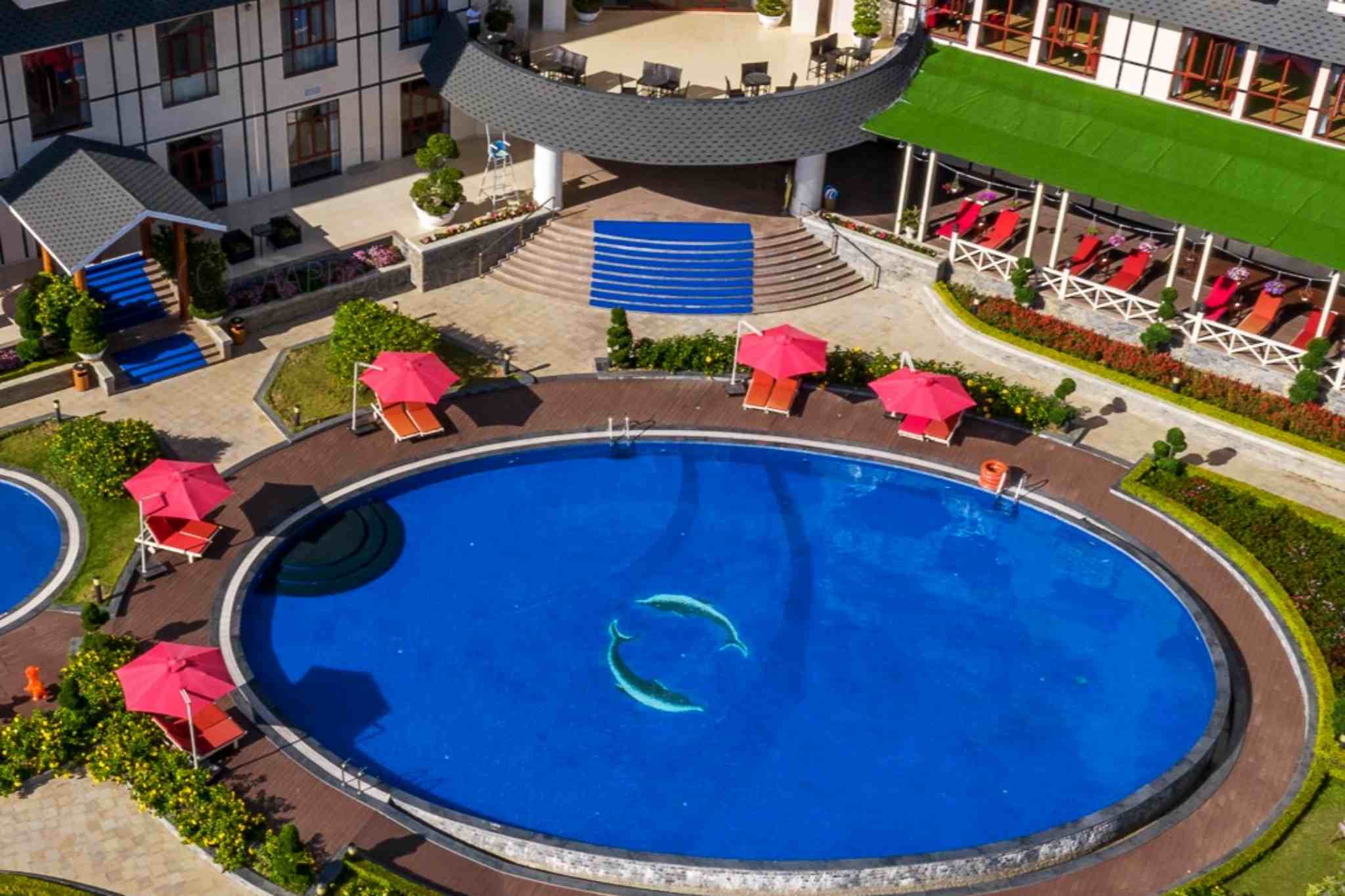 hồ bơi của  Swiss Belresort Tuyền Lâm 