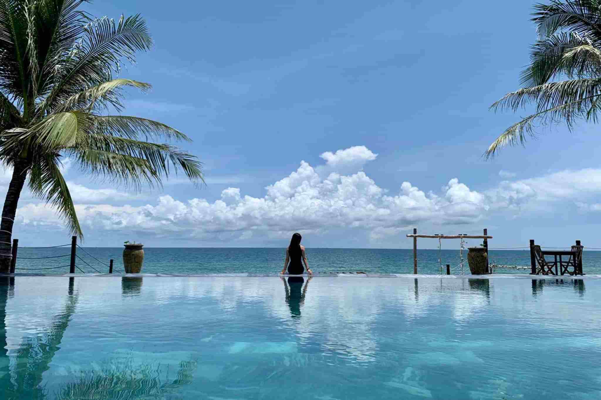 Hồ bơi vô cực tại The Palmy Phu Quoc Resort & Spa