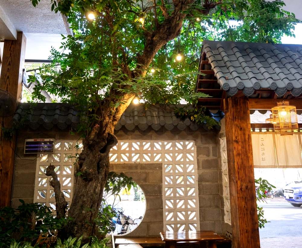 KoiKing Homestay Quy Nhơn sử dụng tường bông thông gió