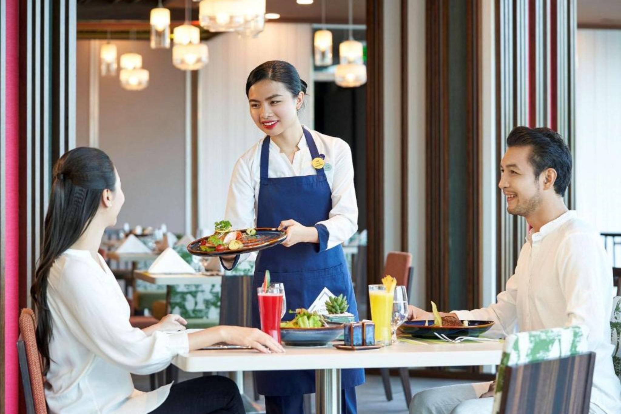 nhà hàng của Novotel Hanoi Thai Ha