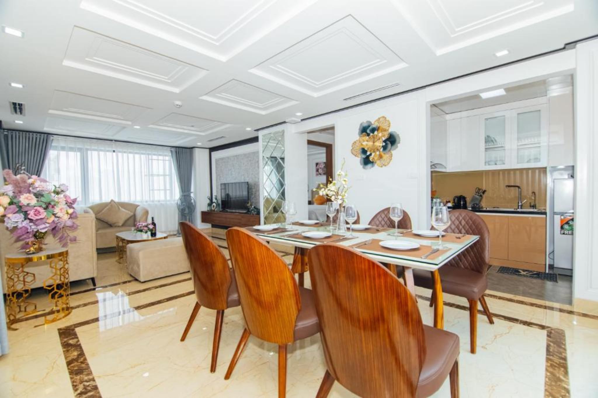 Không gian bên trong căn hộ của Jade Ha Long Hotel