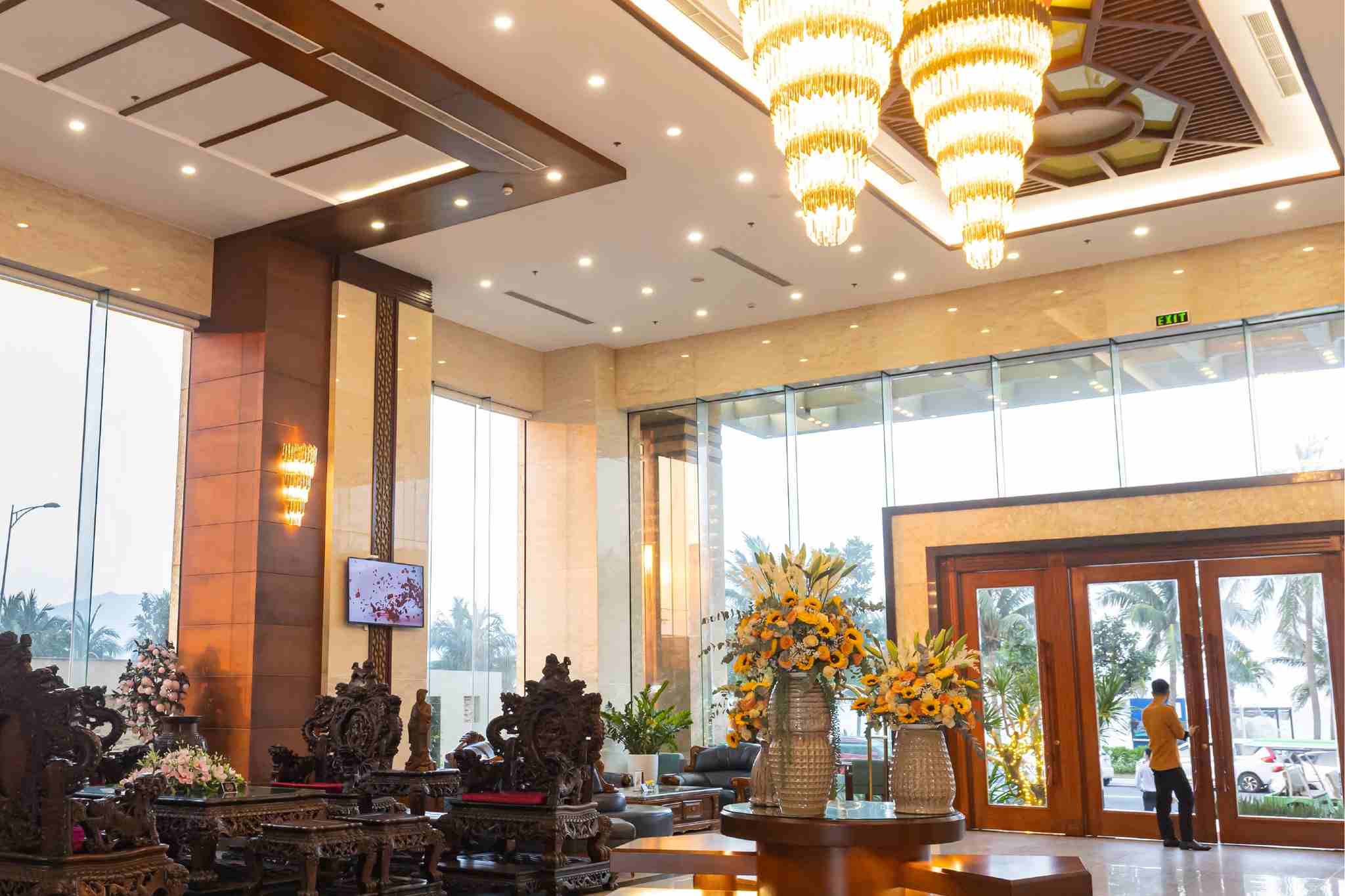 Không gian sảnh sang trọng của Rosamia Da Nang Hotel 