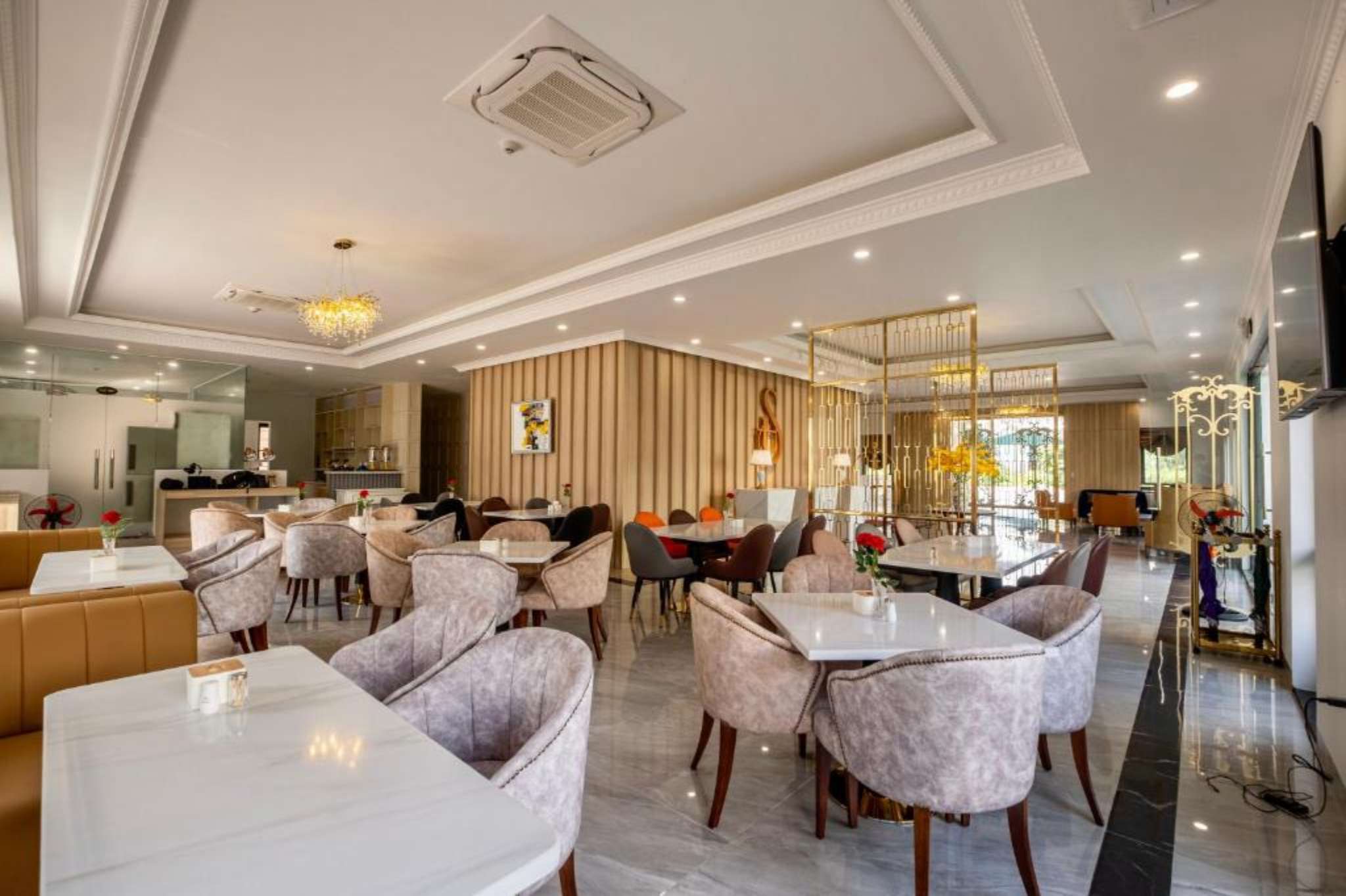 Khu vực nhà hàng của Sun Diamond Hotel Ha Long