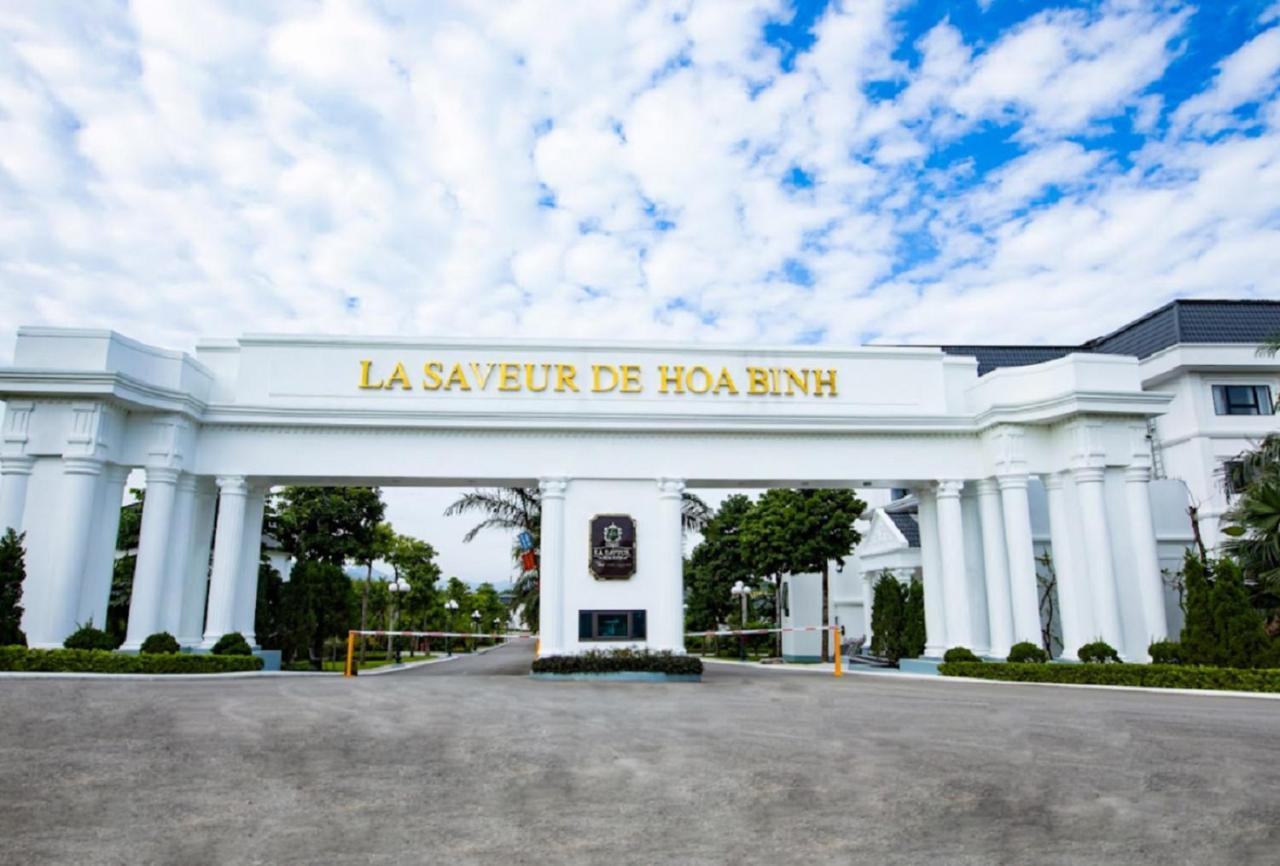 La Saveur De Hòa Bình Resort cổng vào