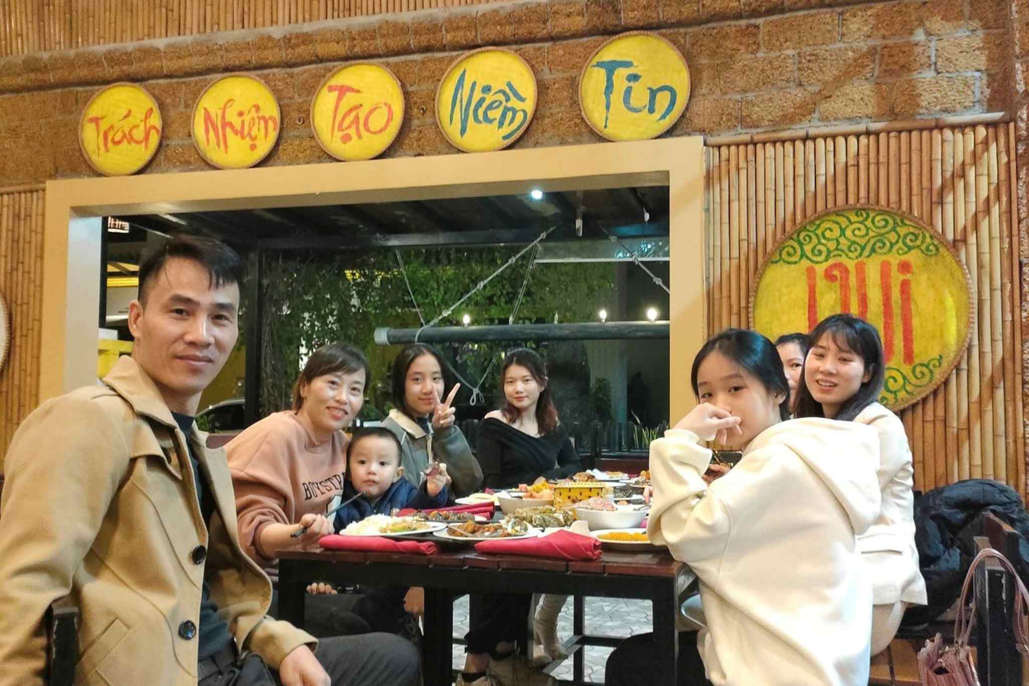 Đọi ngũ nhân viên tại khách sạn