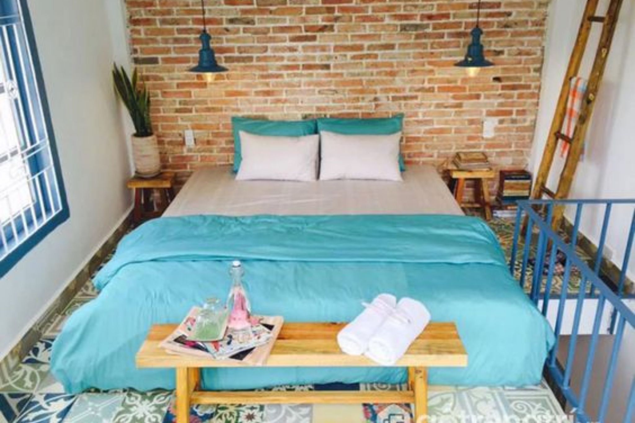 mẫu thiết kế phòng homestay xanh dương