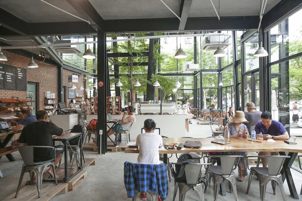 mau-quan-cafe-khung-thep-2-tang-dep