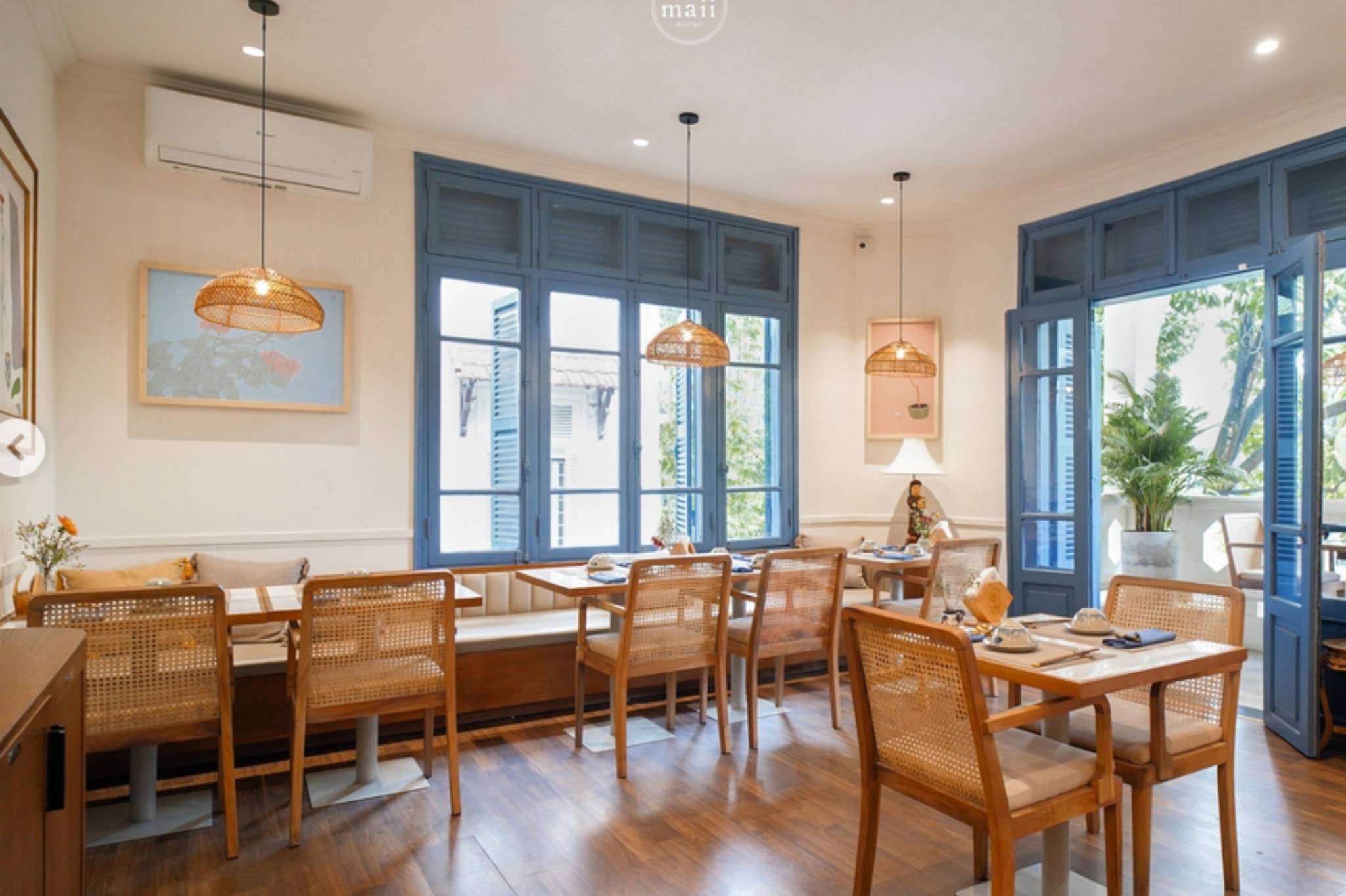 Maii Bistro – Không gian hiện đại nhẹ nhàng và trẻ trung
