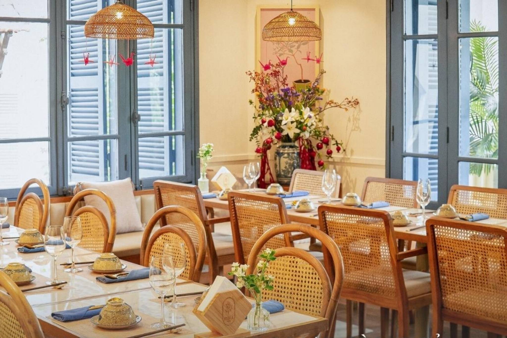 Maii Bistro – Không gian hiện đại nhẹ nhàng và trẻ trung
