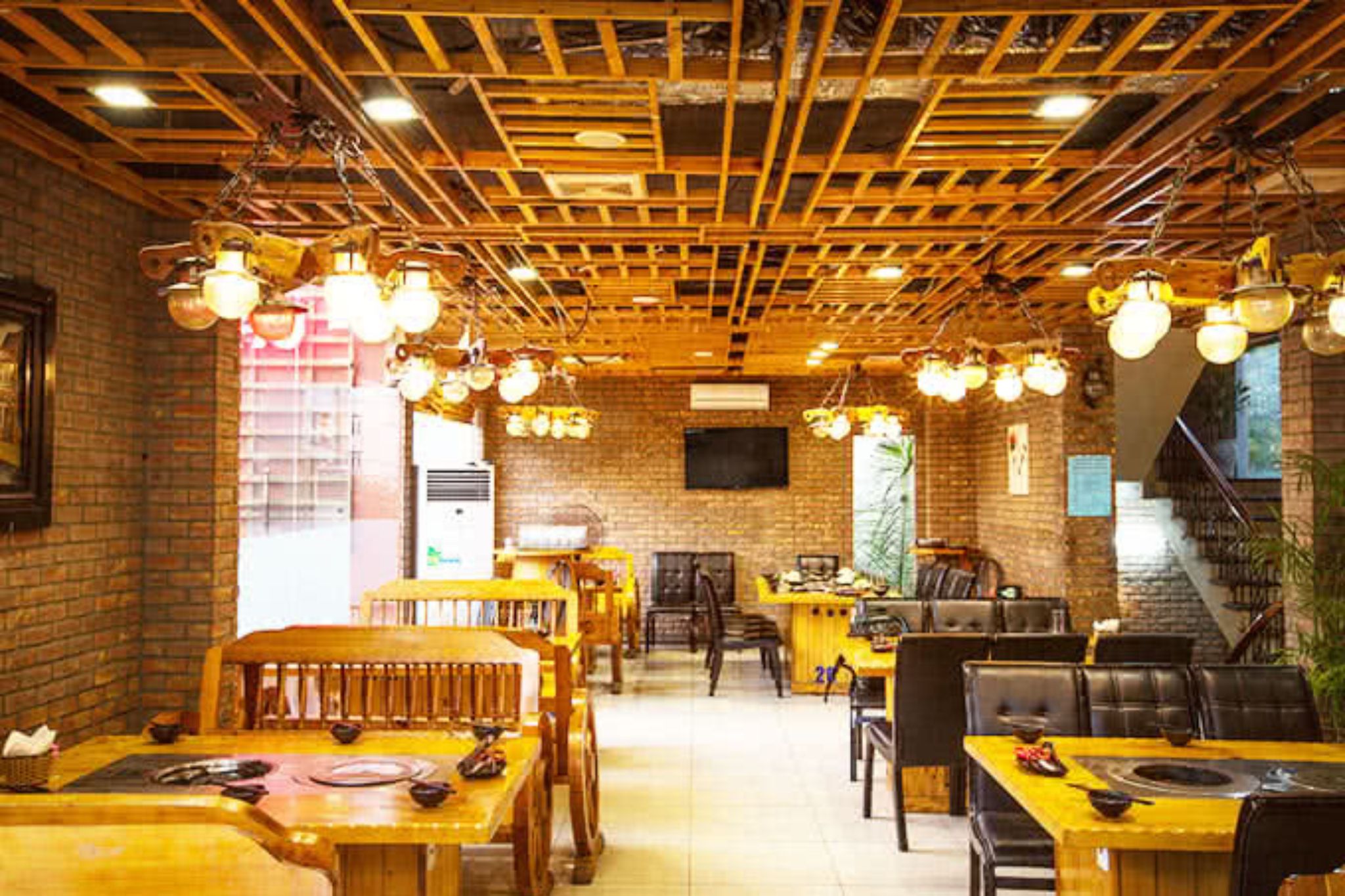Không gian rộng rãi, thiết kế bắt mắt chỉ có tại Moon BBQ