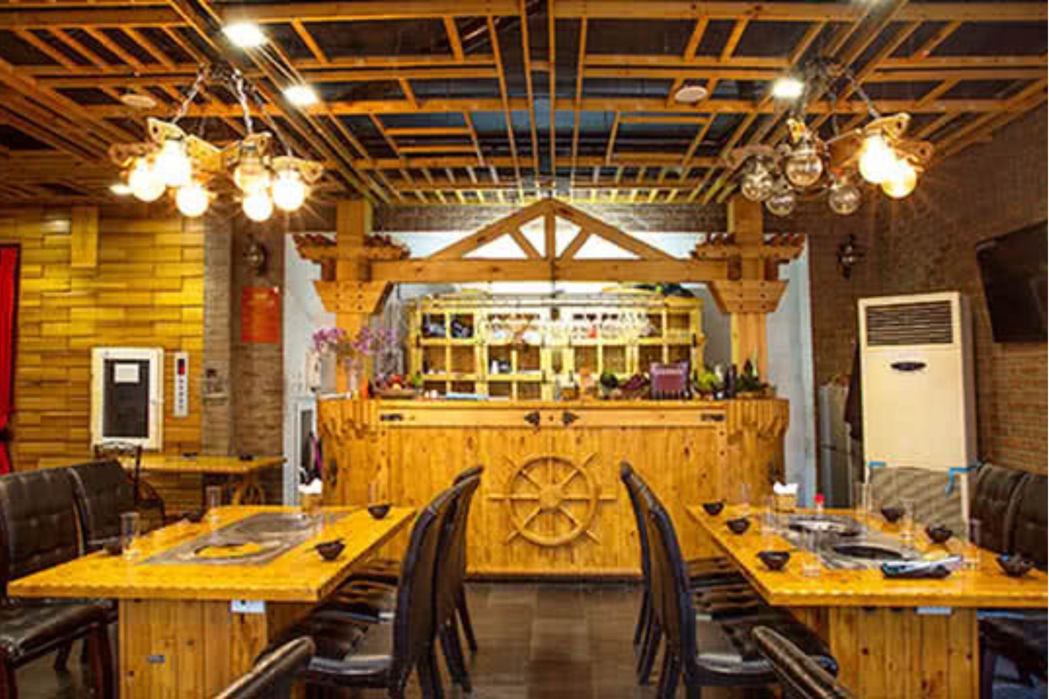Nội thất Moon BBQ bố trí hài hòa, đẹp mắt