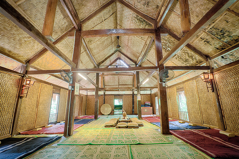 VResort Hoà Bình nhà sàn