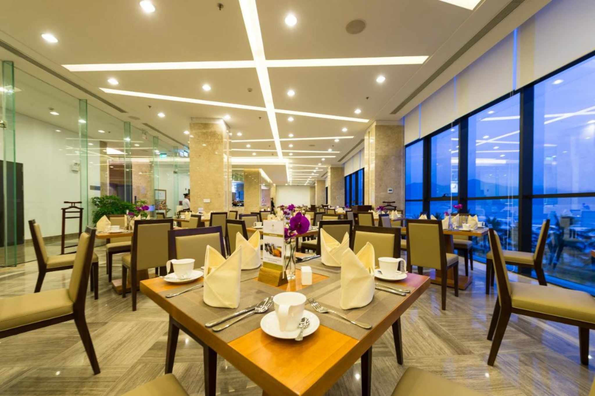 Nhà hàng Bella Vista của Grand Tourane Hotel Da Nang 